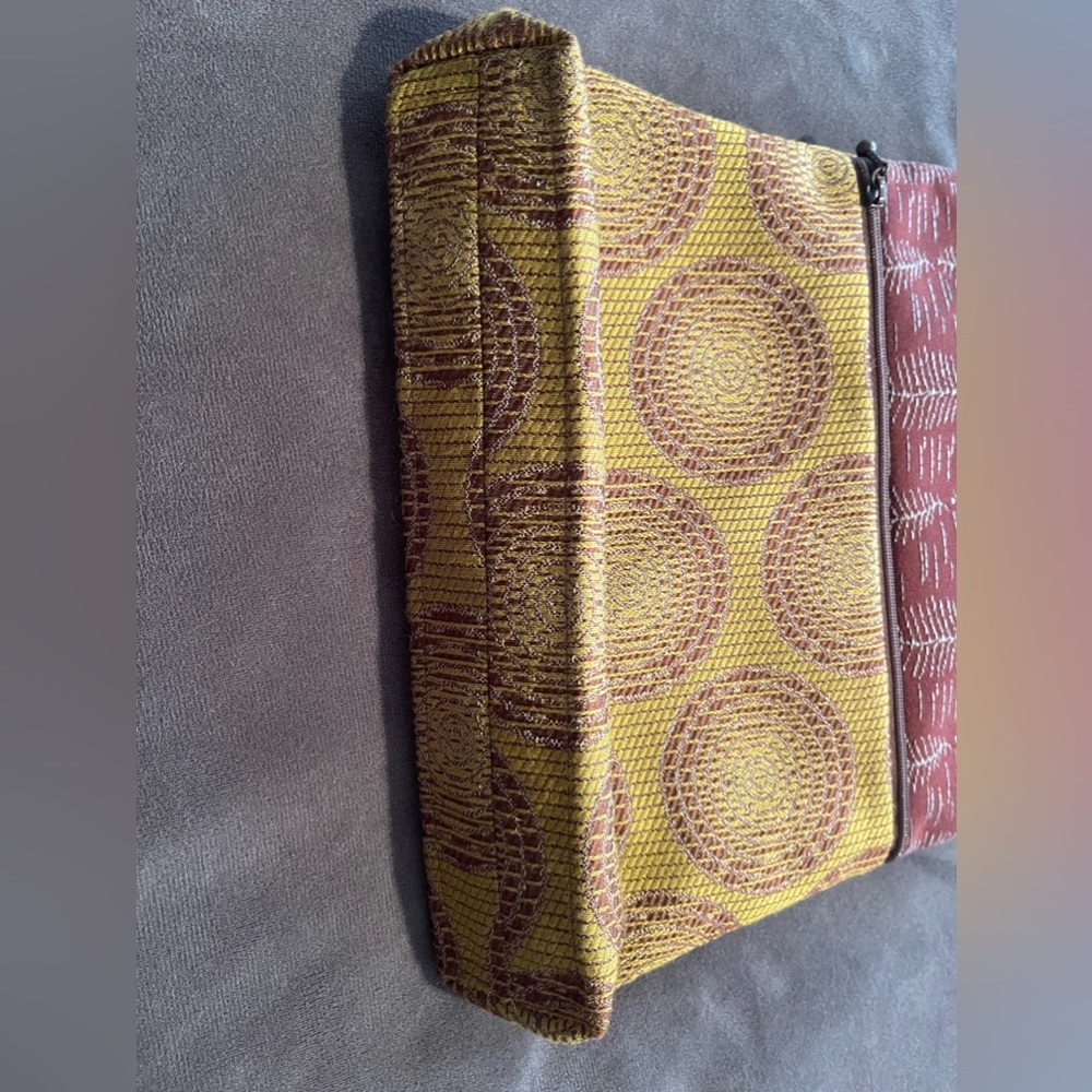 Maruca Spree Crossbody Purse - Picture 3 of 7